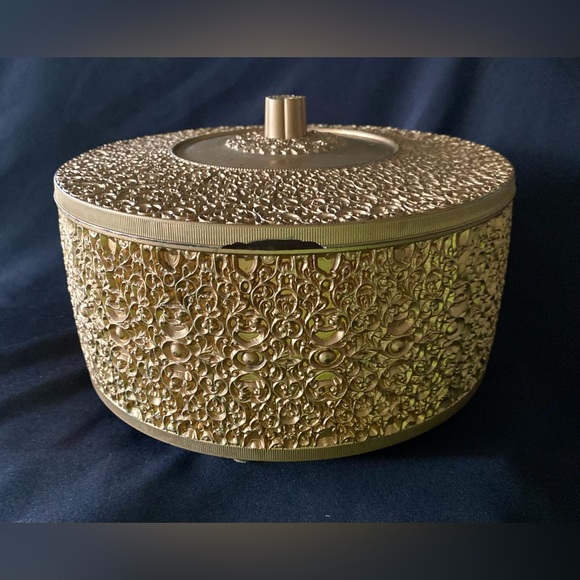 Vintage MCM Ornate Gold Hollywood Regency Round Lidded Storage Sewing Box - Picture 8 of 10